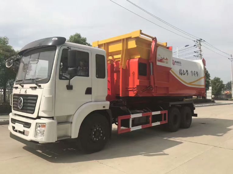 東風后雙橋勾臂式垃圾車